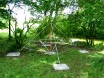 Energiepyramide Modell C mit Feueropal-Füllung in Südschweden, 2004